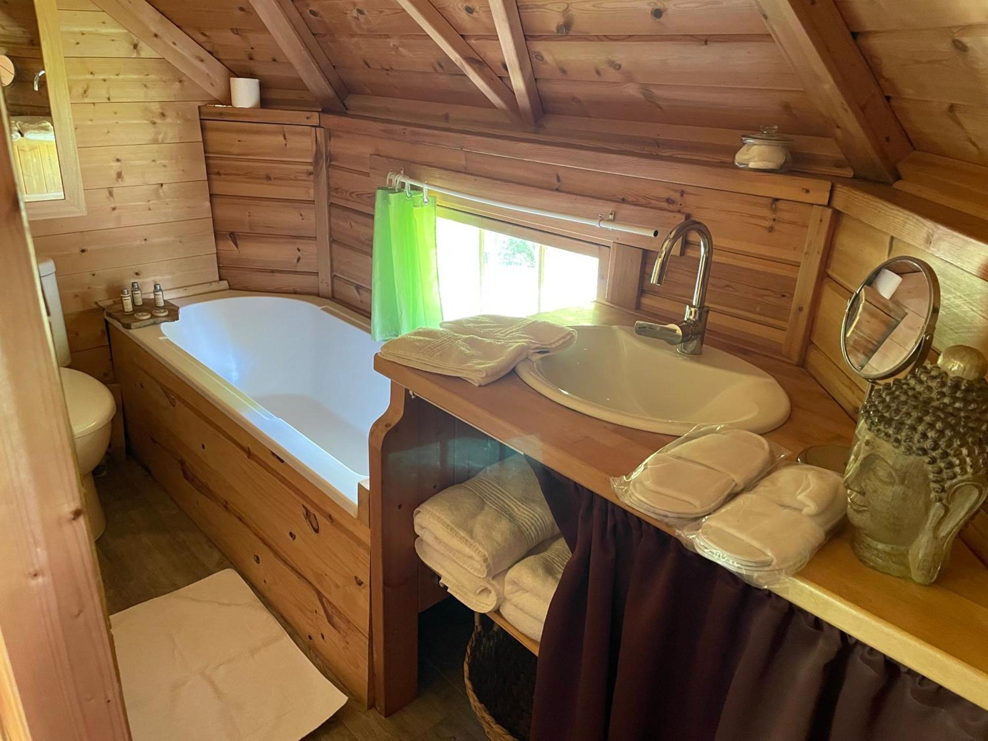 أونفلور Aux Murmures De La Nature B&B المظهر الخارجي الصورة